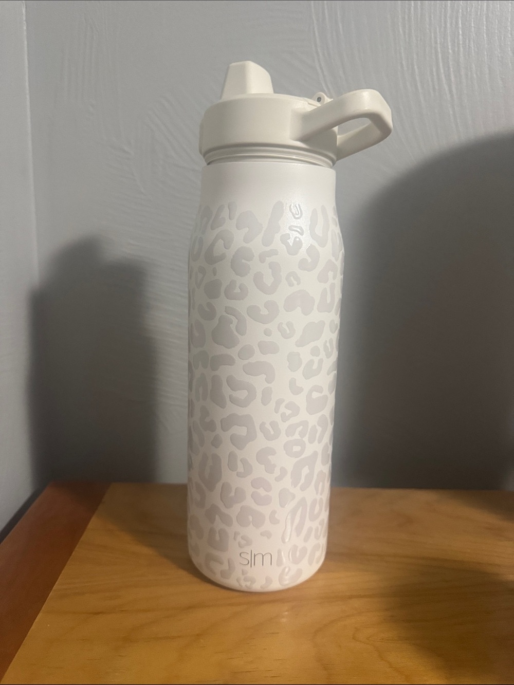 White Leopard Pattern Insulated Water Bottle with Flip-Top Lid - Picture 2 of 2
